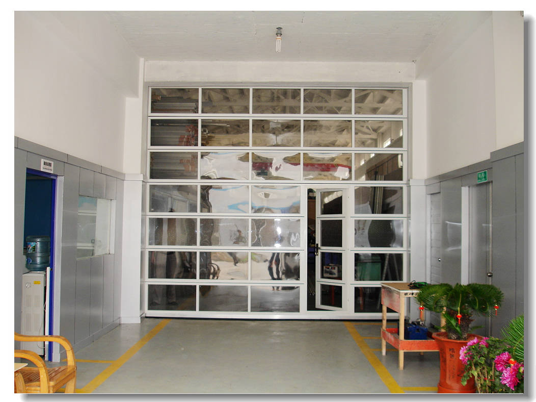 高���4S店�R库门