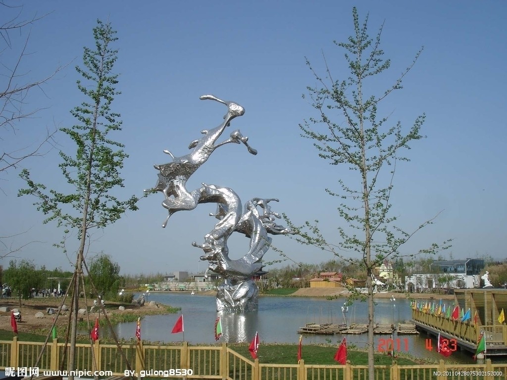 不锈钢雕�? width=